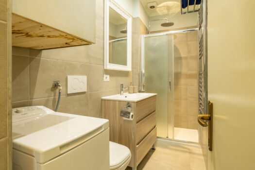 Elegant apartment with a stunning lake view in Laglio