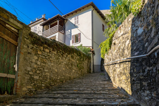 Elegant apartment with a stunning lake view in Laglio