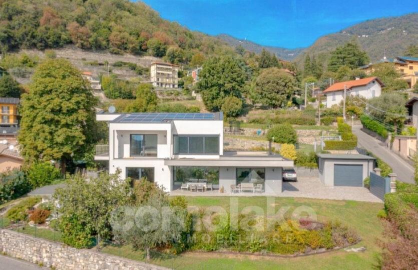 Modern villa with large garden and lake views in Cernobbio