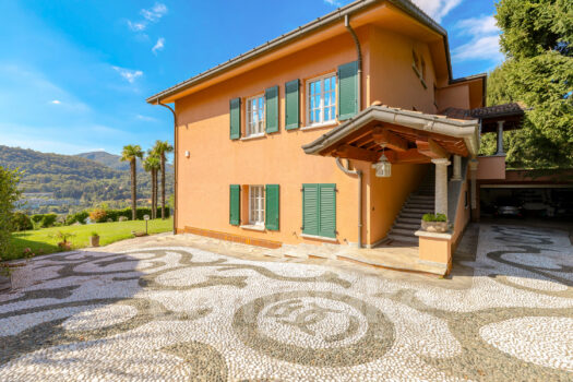 Independent villa with garden and swimming pool in Cernobbio