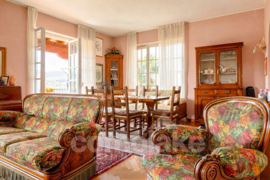 Independent villa with garden and swimming pool in Cernobbio