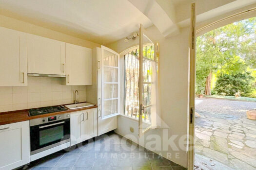 Apartment in a historic villa in the center of Cernobbio