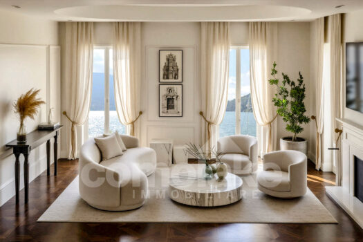 Exclusive villa with pool near the lake in Moltrasio