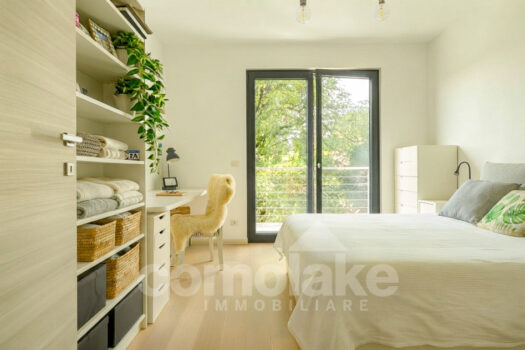 Modern villa with large garden and lake views in Cernobbio