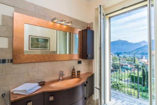 Villa con giardino in Tremezzina – ristrutturata a nuovo con vista lago