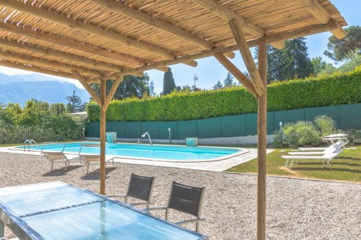 Appartamenti in residence con piscina a Griante