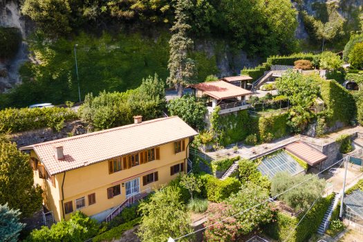 Villino di lago a Moltrasio