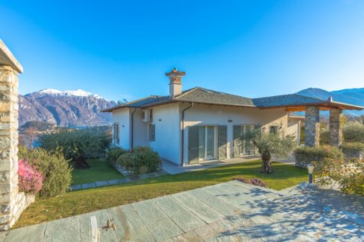 Villa moderna con piscina e vista lago in Tremezzina