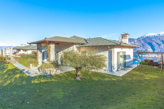 Villa moderna con piscina e vista lago in Tremezzina