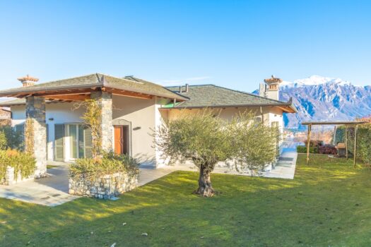 Villa moderna con piscina e vista lago in Tremezzina