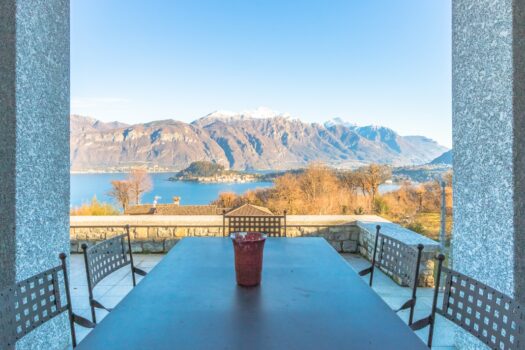Villa moderna con piscina e vista lago in Tremezzina