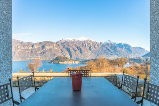 Villa moderna con piscina e vista lago in Tremezzina