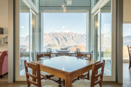 Villa moderna con piscina e vista lago in Tremezzina