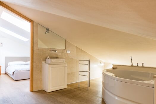 Villa moderna con piscina e vista lago in Tremezzina