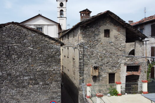 Antica casa in pietra da ristrutturare