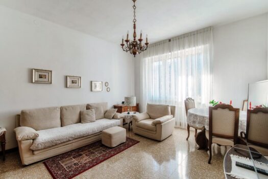 Casa con ampio giardino a Como