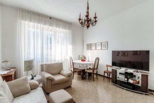 Casa con ampio giardino a Como