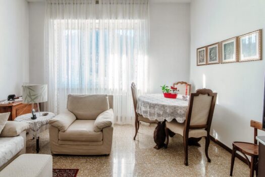 Casa con ampio giardino a Como