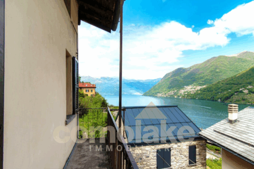 Casa di borgo con giardino e vista lago a Laglio
