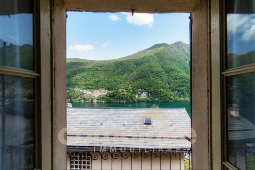 Casa di borgo con giardino e vista lago a Laglio