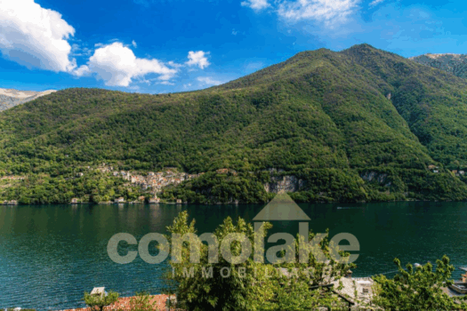 Casa di borgo con giardino e vista lago a Laglio