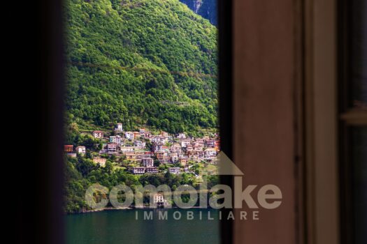 Casa di borgo con giardino e vista lago a Laglio