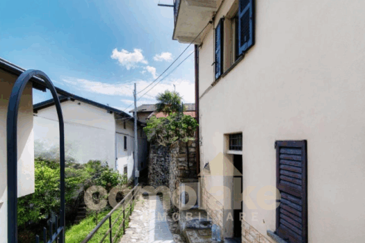 Casa di borgo con giardino e vista lago a Laglio