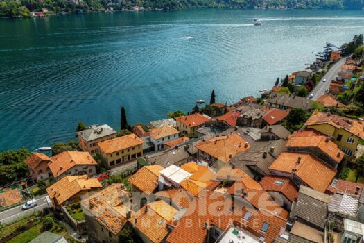 Casa di borgo con giardino e vista lago a Laglio