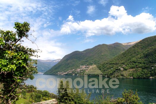 Casa di borgo con giardino e vista lago a Laglio