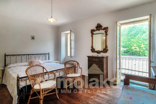 Casa di borgo con giardino e vista lago a Laglio