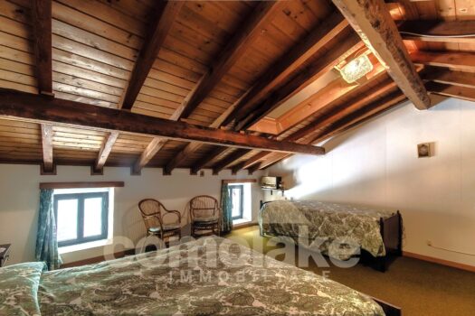 Casa di borgo con giardino e vista lago a Laglio