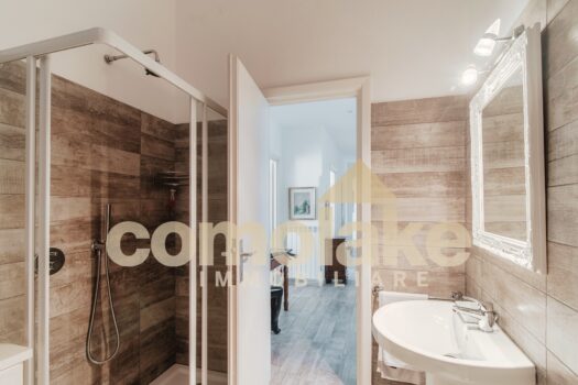 Appartamento con terrazzo vista lago a Moltrasio