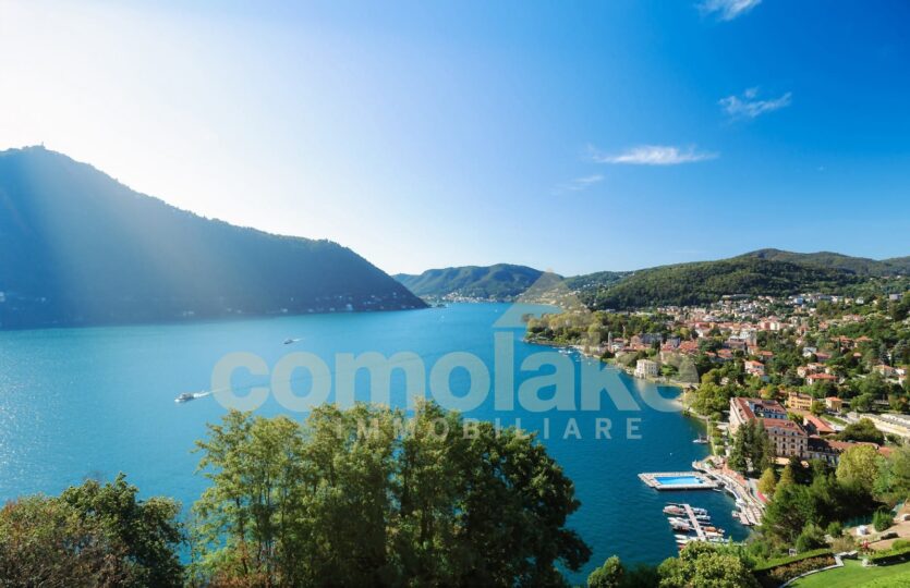 Attico fronte lago a Cernobbio