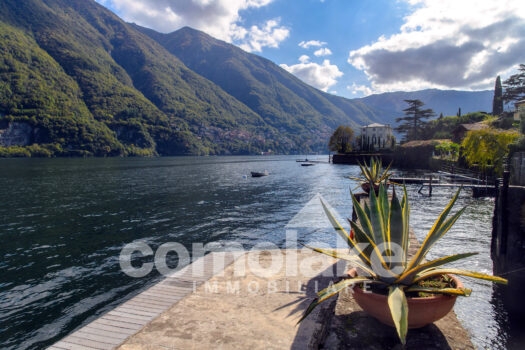 Appartamento sull’acqua con posto barca a Laglio