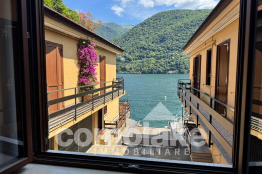 Appartamento sull’acqua con posto barca a Laglio