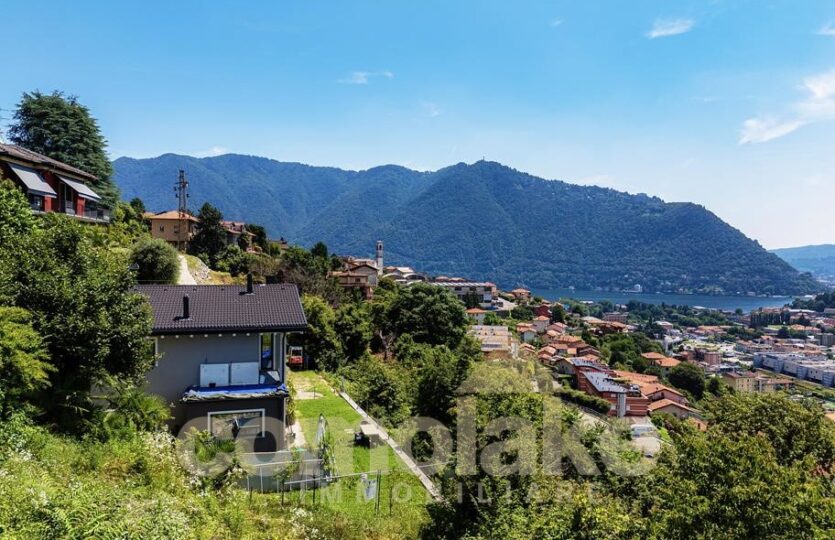 Villa nuova con ampio giardino a cernobbio