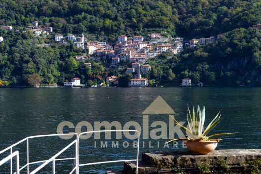 Appartamento sull’acqua con posto barca a Laglio