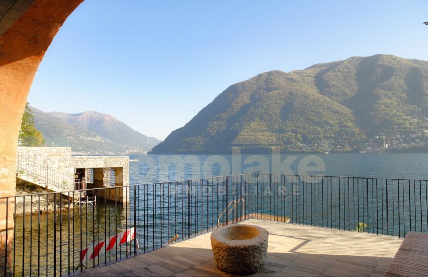 Porzione di casa di lago nel centro di Brienno