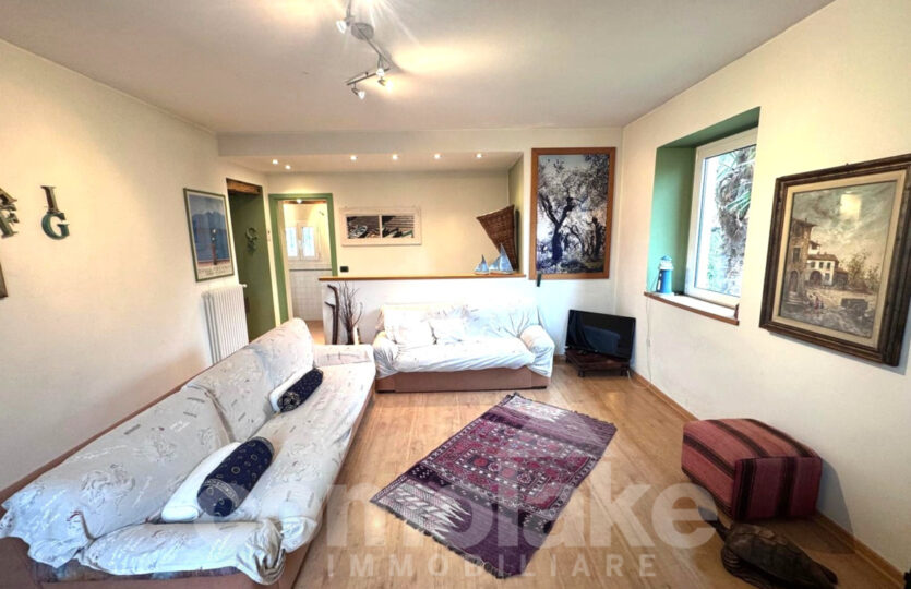 Casa storica con giardino a Maslianico