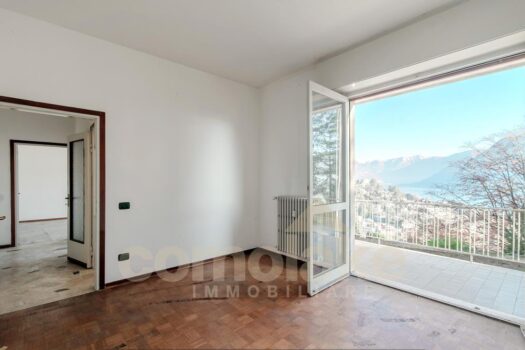 Appartamento con terrazzo vista lago a Como