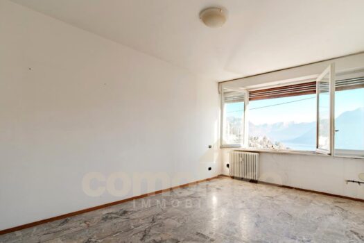 Appartamento con terrazzo vista lago a Como