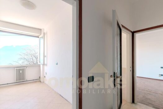 Appartamento con terrazzo vista lago a Como