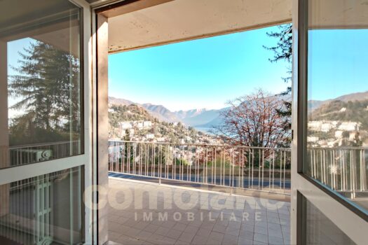 Appartamento con terrazzo vista lago a Como