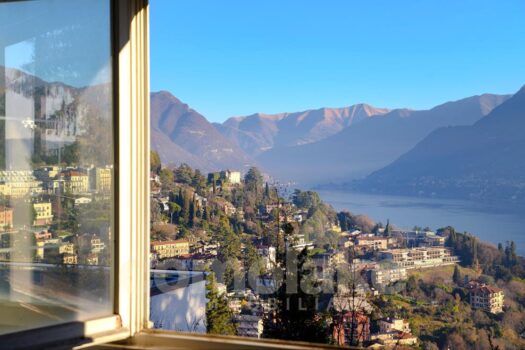 Appartamento con terrazzo vista lago a Como