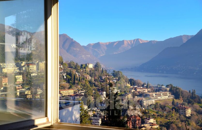 Appartamento con terrazzo vista lago a Como