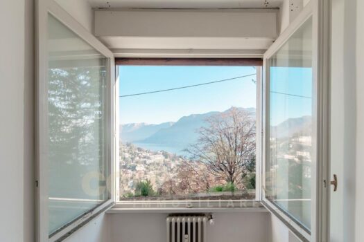 Appartamento con terrazzo vista lago a Como