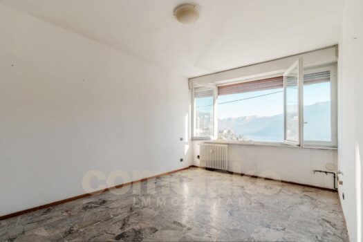Appartamento con terrazzo vista lago a Como