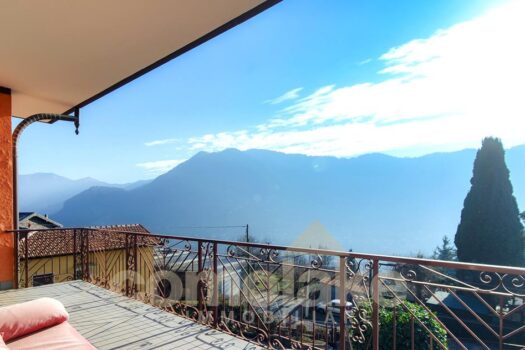 Villa indipendente con ampio giardino a Cernobbio