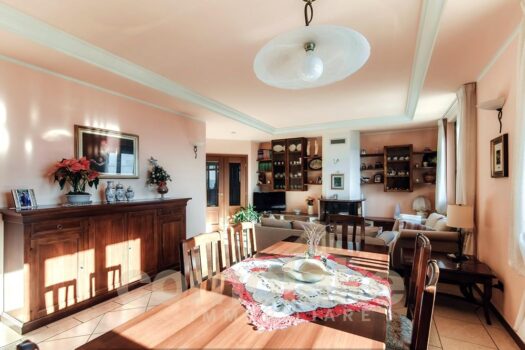 Villa indipendente con ampio giardino a Cernobbio