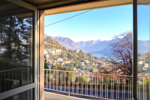 Appartamento con terrazzo vista lago a Como